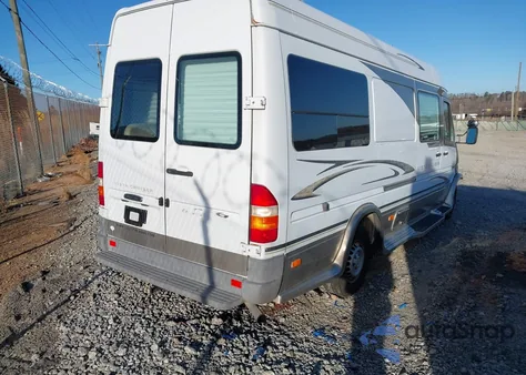2004 Dodge Sprinter Van 2500 High Roof z USA, uszkodzony, nr VIN WD2PD744845615783